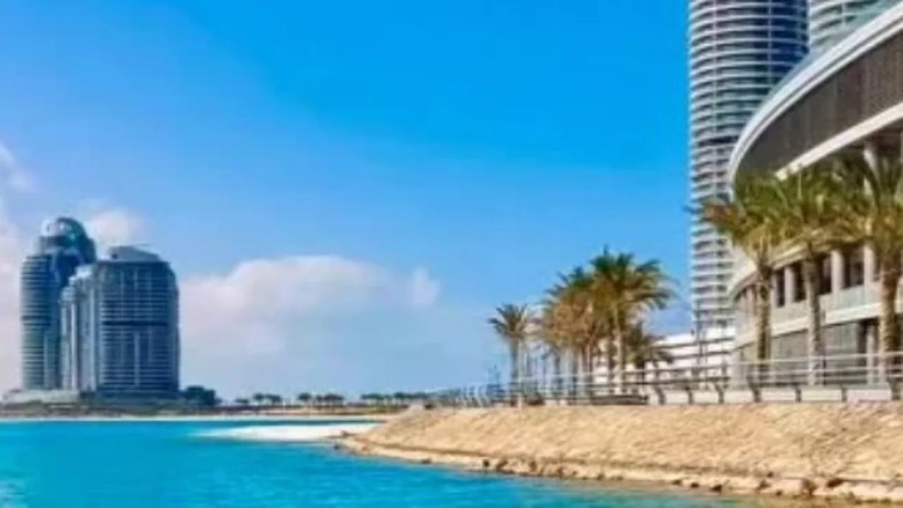 كيف تعزز العلمين الجديدة بنية مصر التحتية كحلقة وصل مع إفريقيا؟